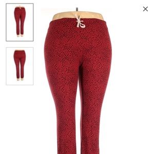 Sundry Red sweats with black stars